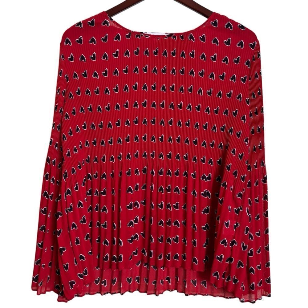 Rose & Olive Heart Print Bell Sleeve Pleated Blouse Size Small Red Black